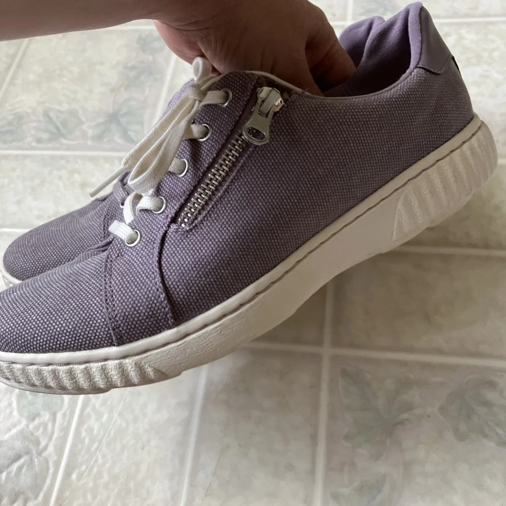 Clarks Caroline Echo Womens 9.5M Lilac Canvas Zip Lace Sneakers‎ New